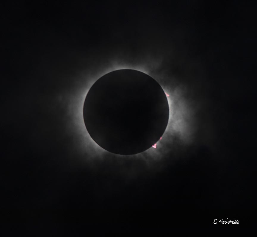 trailing edge prominences